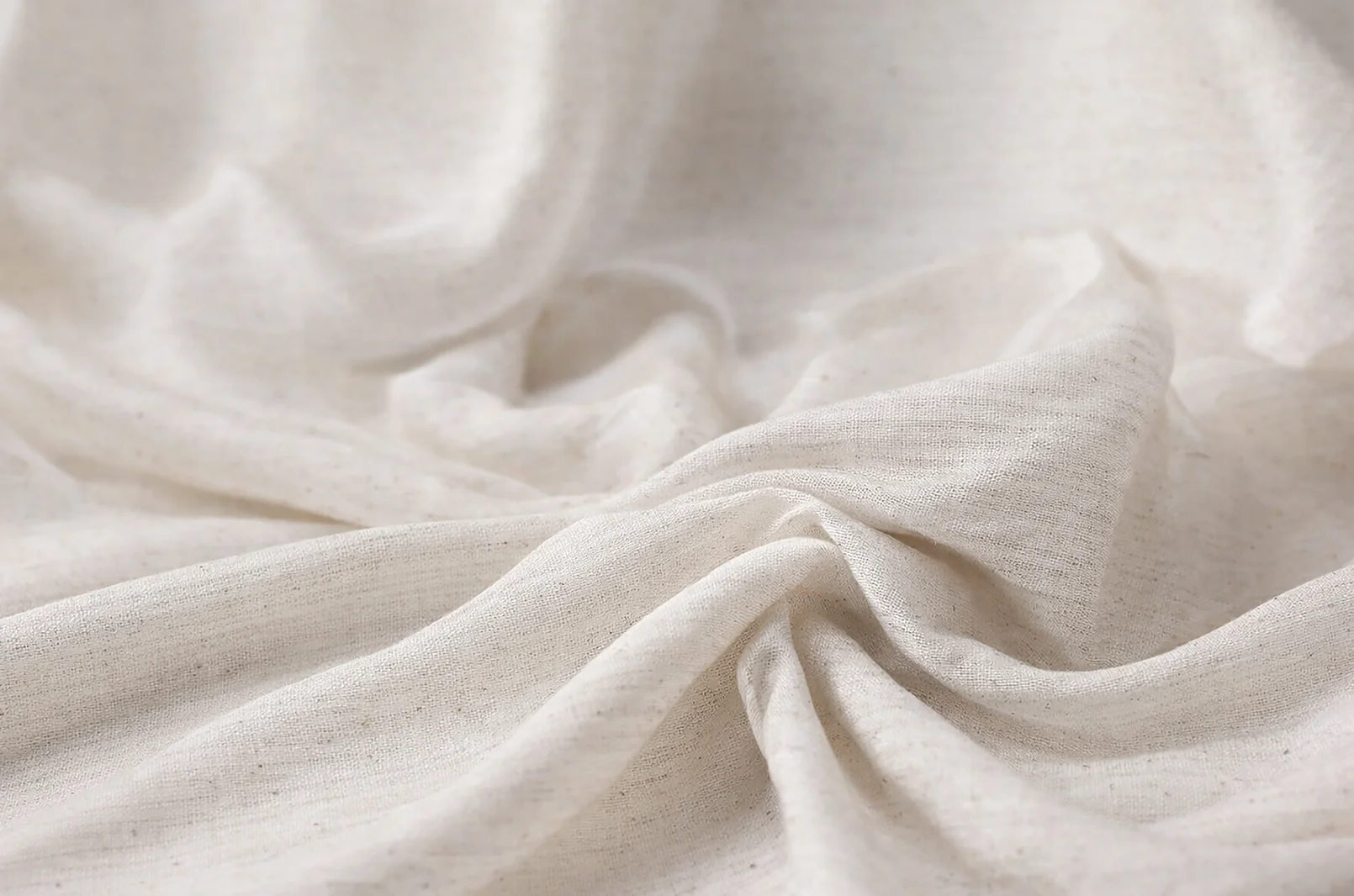 Why Breathable Fabrics Make All the Difference in Summer Clothing 